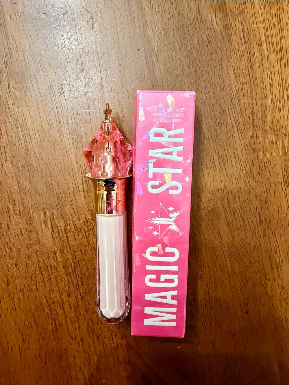 Jeffree Star Magic Star C4
Concealer